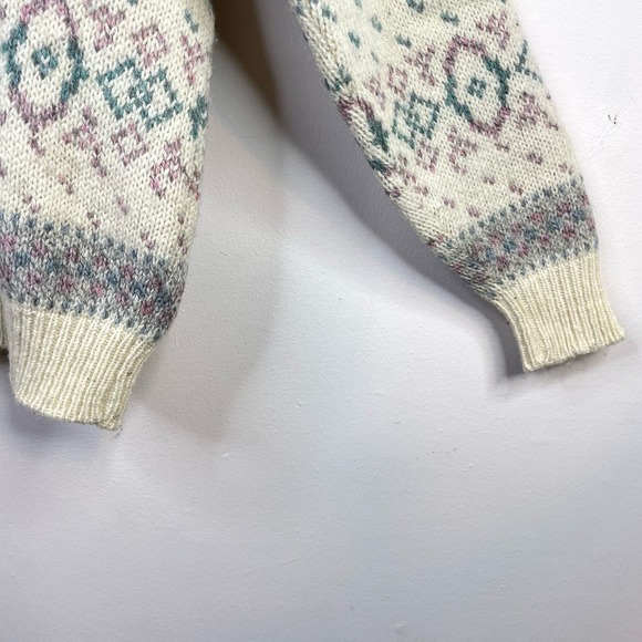 Eddie Bauer Cream Patterned Crew Neck Sweater - Picture 4 of 11